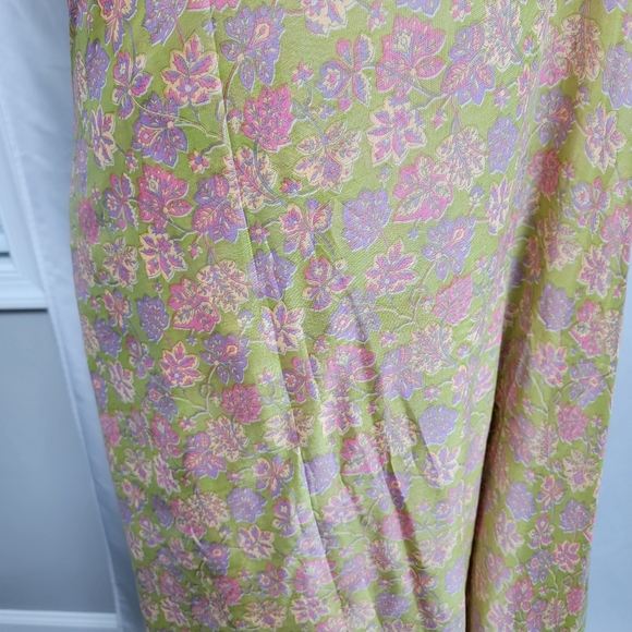 Green polyester saree/sari with purple, pink, and yellow leaves print - Picture 11 of 13